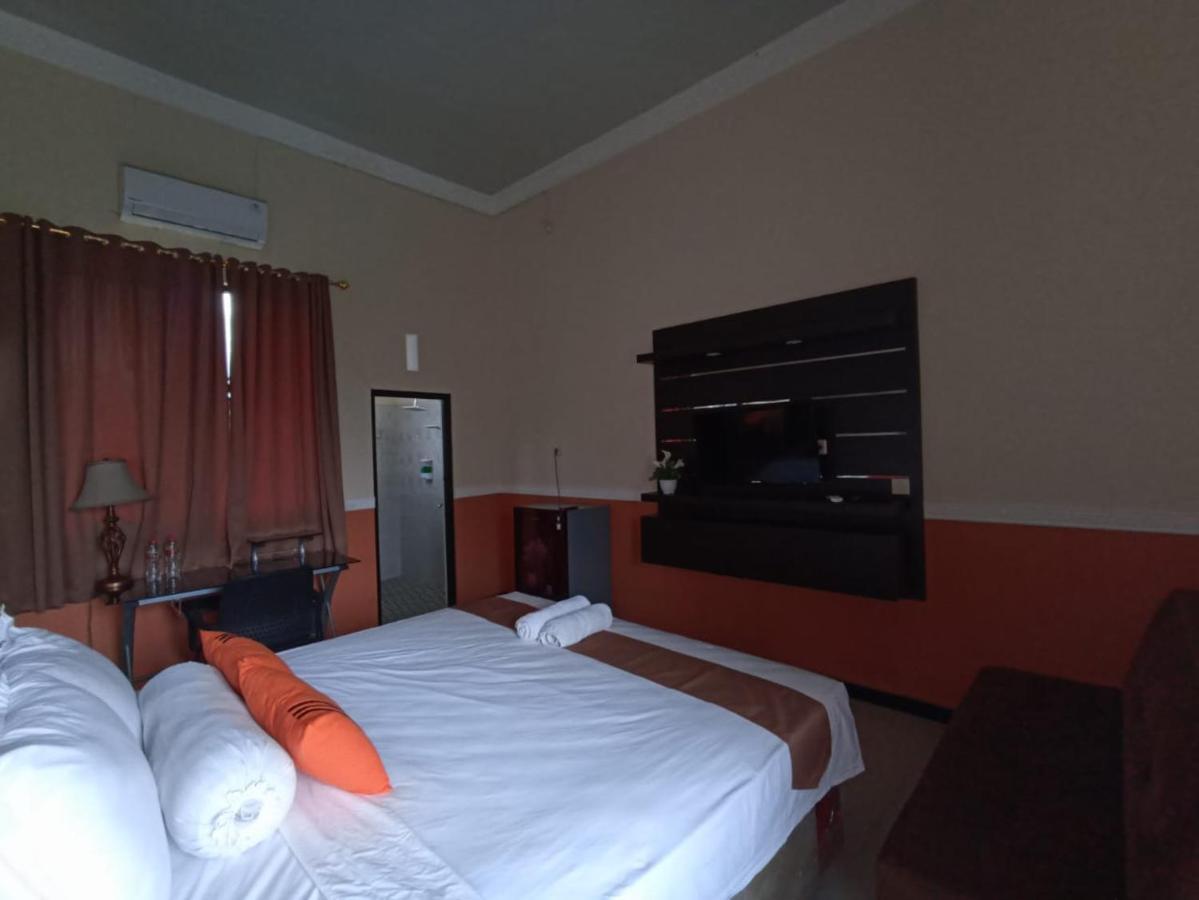 Hotel Grand Valonia Jembel Zewnętrze zdjęcie