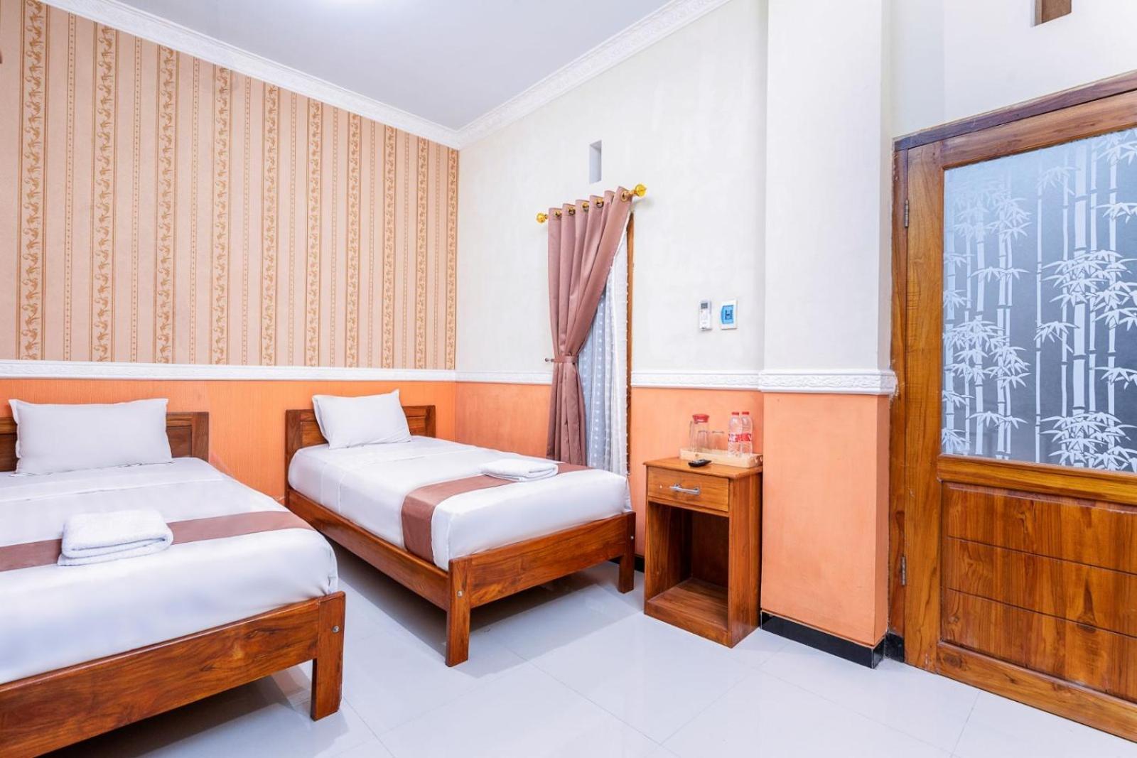Hotel Grand Valonia Jembel Zewnętrze zdjęcie