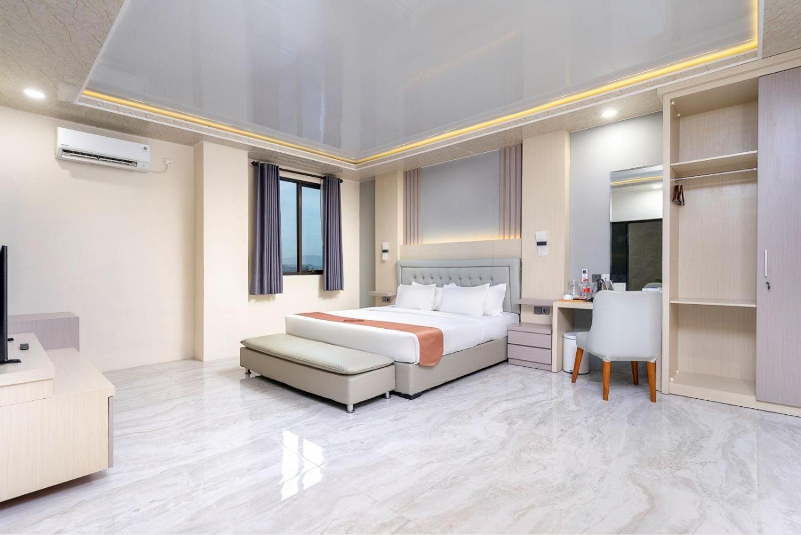 Hotel Grand Valonia Jembel Zewnętrze zdjęcie