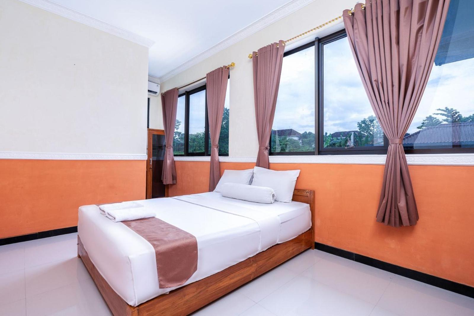 Hotel Grand Valonia Jembel Zewnętrze zdjęcie