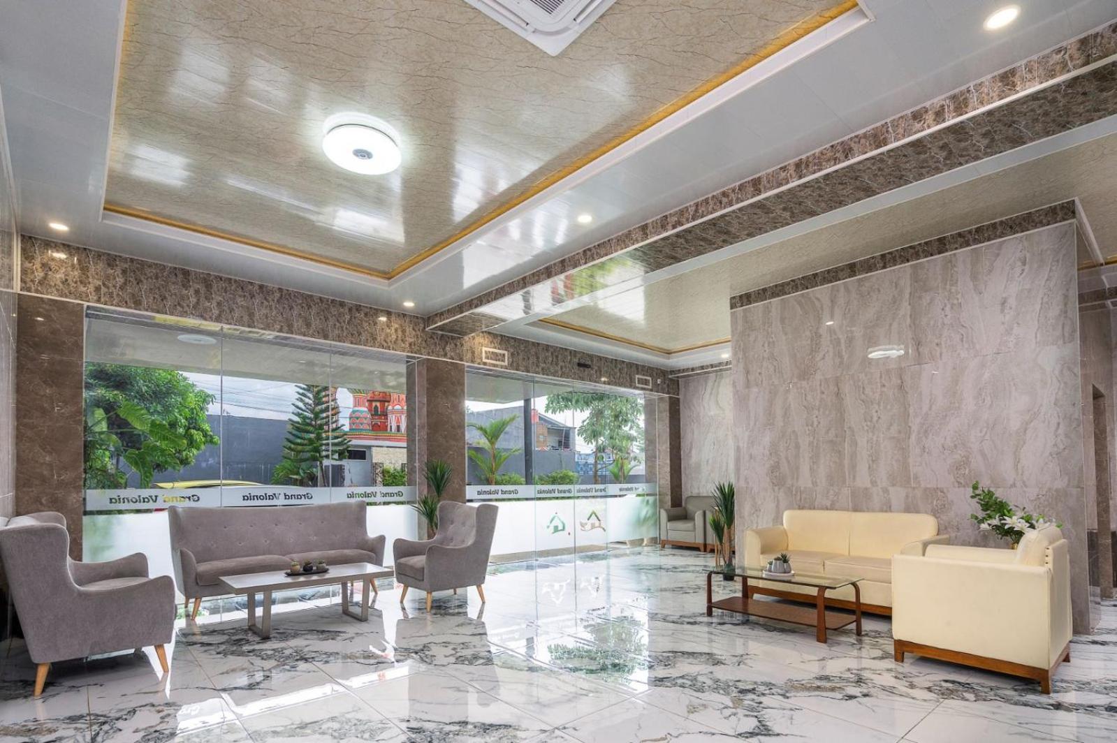 Hotel Grand Valonia Jembel Zewnętrze zdjęcie