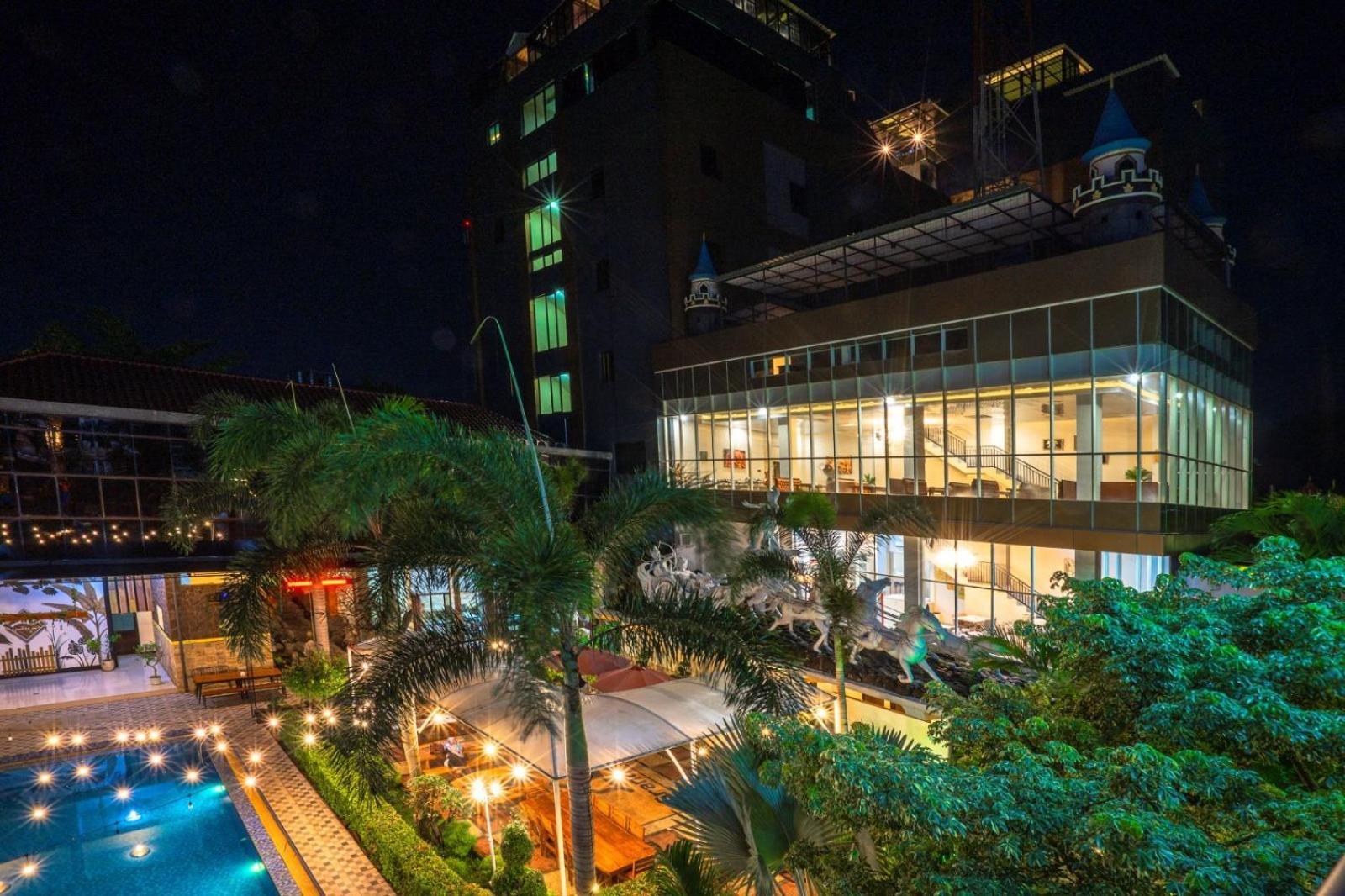 Hotel Grand Valonia Jembel Zewnętrze zdjęcie